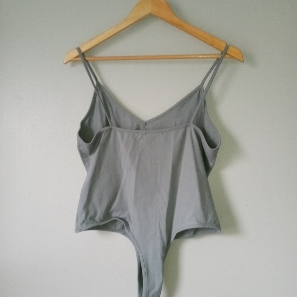 Linmon One Piece Tank Top - Picture 3 of 4